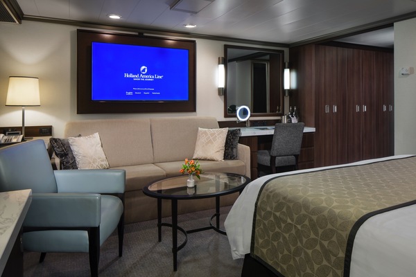 HAL Eurodam Signature Suite 2.jpg